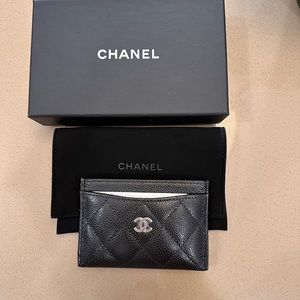 Chanel caviar cardholder